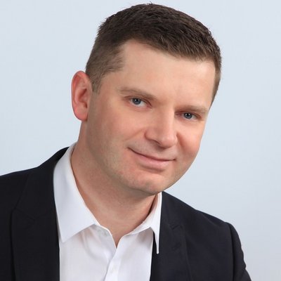 Portrét muža v elegantnom oblečení