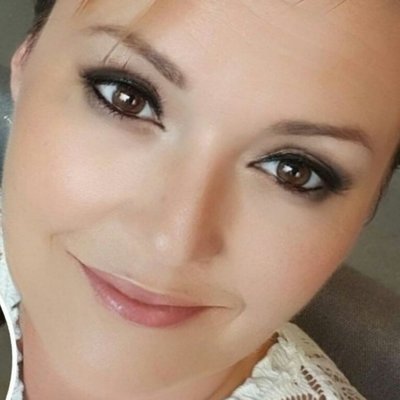 Sprostredkovateľ OVB s profesionálnym vzhľadom