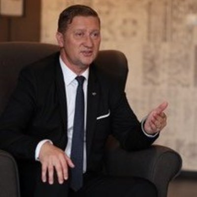 Skúsený líder OVB pri pracovnom rozhovore