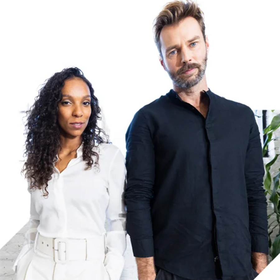 Dvaja poradcovia spoločnosti OVB