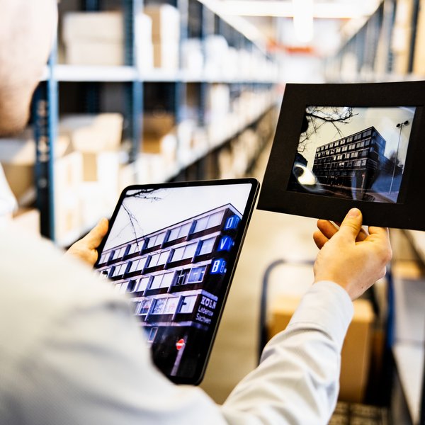Historické fotografie budovy spoločnosti OVB